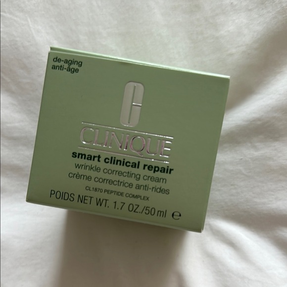Clinique - Smart Clinical Repair Cream - Picture 2 of 3